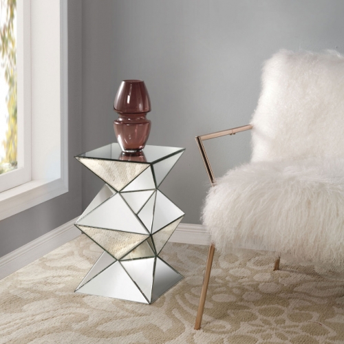 Nyoka Geometric Pedestal Stand in Mirrored Finish