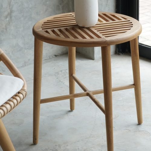 Coastal Round End Table in Natural Teak Wood